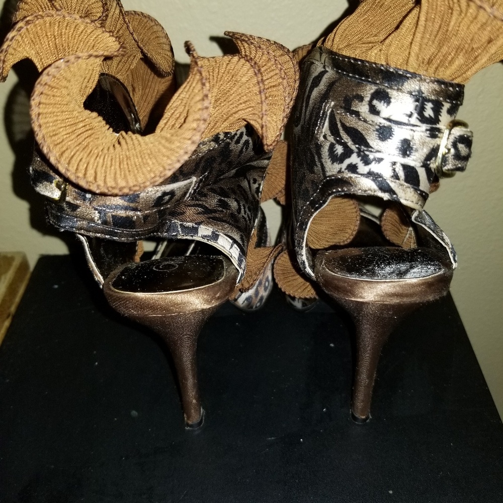 Sexy buprinttterfly  leporad shoes